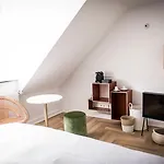 Fitz Roy Urban Hotel, Bar And Garden