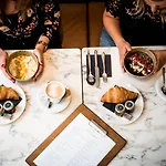 Fitz Roy Urban Hotel, Bar And Garden 4*