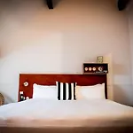 Отель Fitz Roy Urban Hotel, Bar And Garden