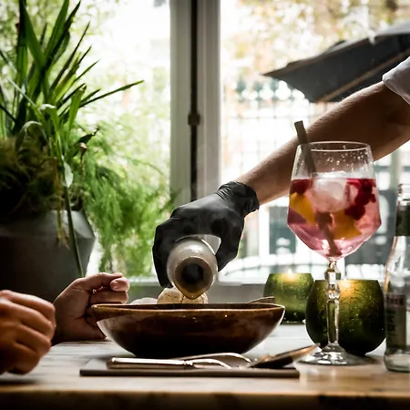 Fitz Roy Urban Hotel, Bar And Garden Hotel 4*