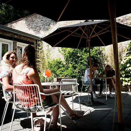 Отель Fitz Roy Urban Hotel, Bar And Garden 4*