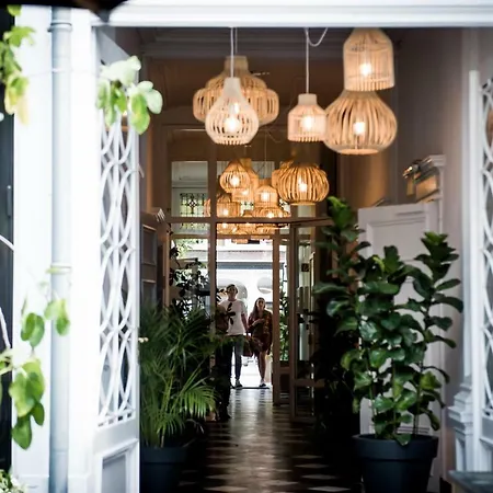 Fitz Roy Urban Hotel, Bar And Garden Отель