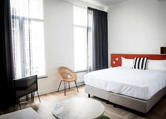 Fitz Roy Urban Hotel, Bar And Garden Hotel