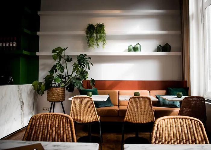 Fitz Roy Urban Hotel, Bar And Garden Hotel