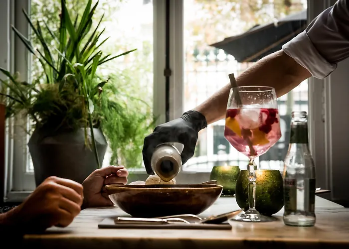 Fitz Roy Urban Hotel, Bar And Garden Hotel 4*