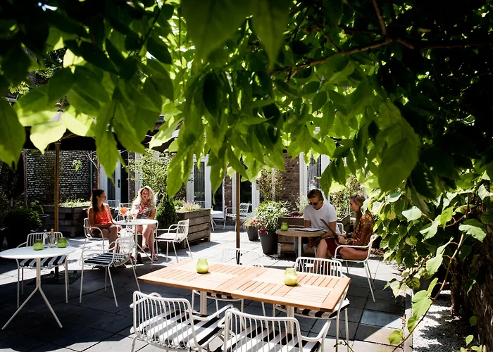 Fitz Roy Urban Hotel, Bar And Garden Hotel