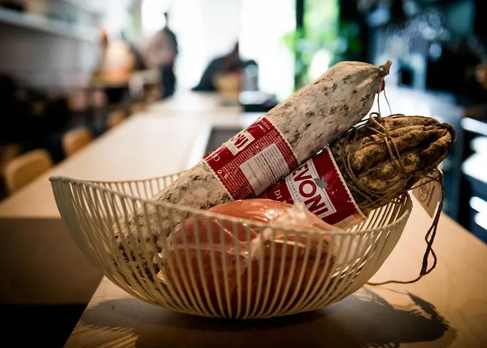 Fitz Roy Urban Hotel, Bar And Garden Hotel