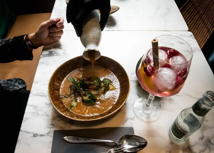 Fitz Roy Urban Hotel, Bar And Garden Hotel 4*