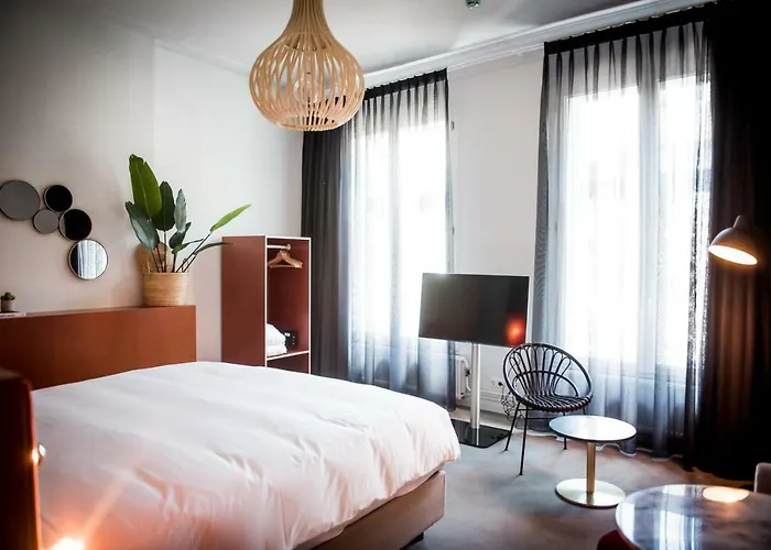 Fitz Roy Urban Hotel, Bar And Garden 4*