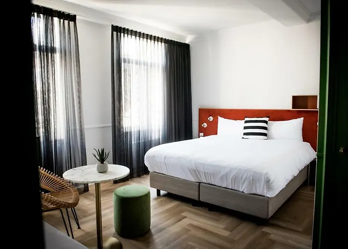 Fitz Roy Urban Hotel, Bar And Garden 4*