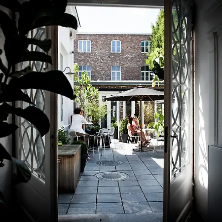 Fitz Roy Urban Hotel, Bar And Garden מלון 4*